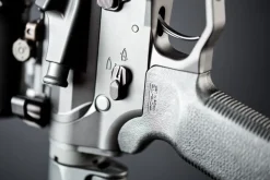 Radian Talon AR-15 kaksipuolinen varmistin