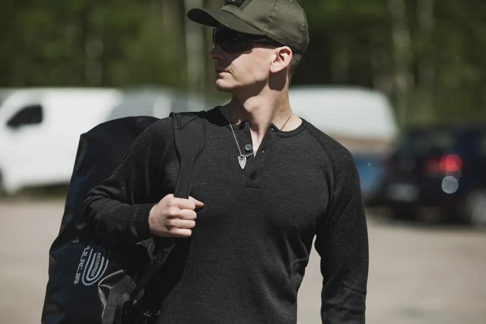 Särmä vaarinpaita, merinovillaa (Vanha versio)