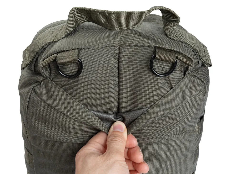 Varusteleka CP10 Mini-taistelureppu litteillä olkaviilekkeillä