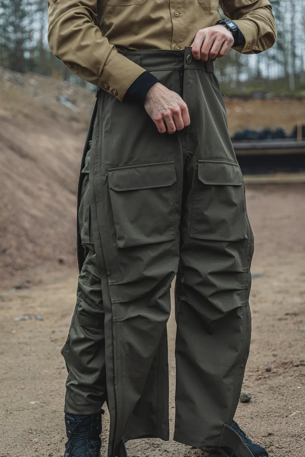 Varusteleka L6 Hardshell-kuorihousut