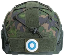 Varusteleka M05 lakkimerkki, aivan liian iso