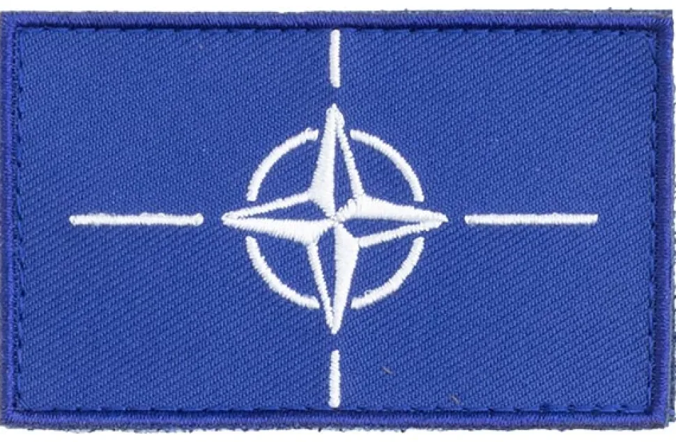 Varusteleka NATO hihalippu, 77 x 47 mm