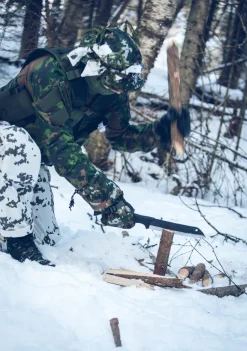 Varusteleka Skrama 240, hiiliteräs