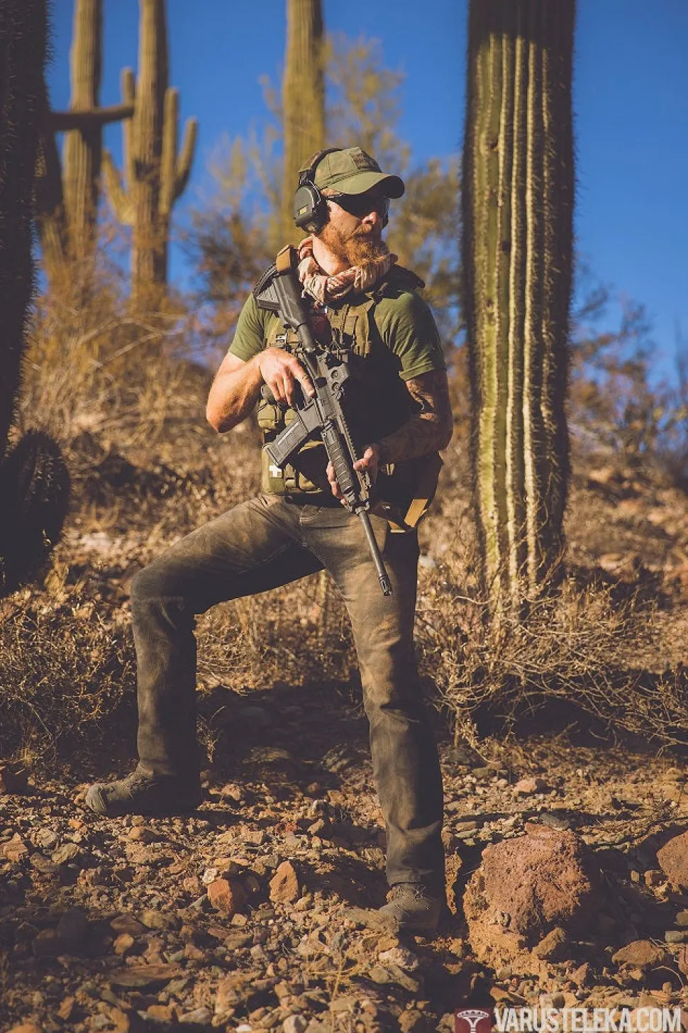 Varusteleka taktiset farkut