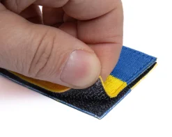 Varusteleka Ukrainan hihalippu, 77 x 47 mm